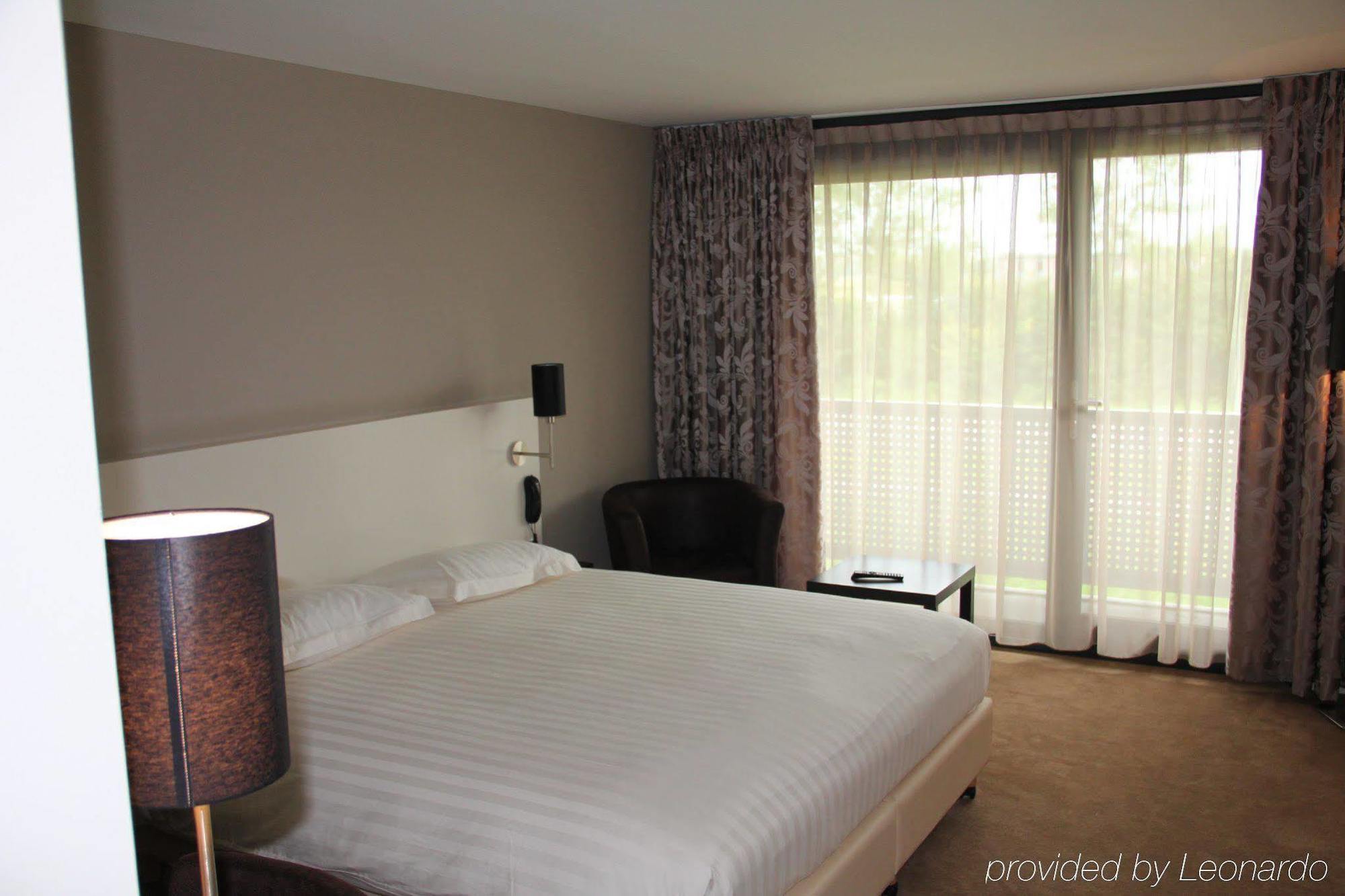 Hotel วัสเซนนาร์ ภายนอก รูปภาพ