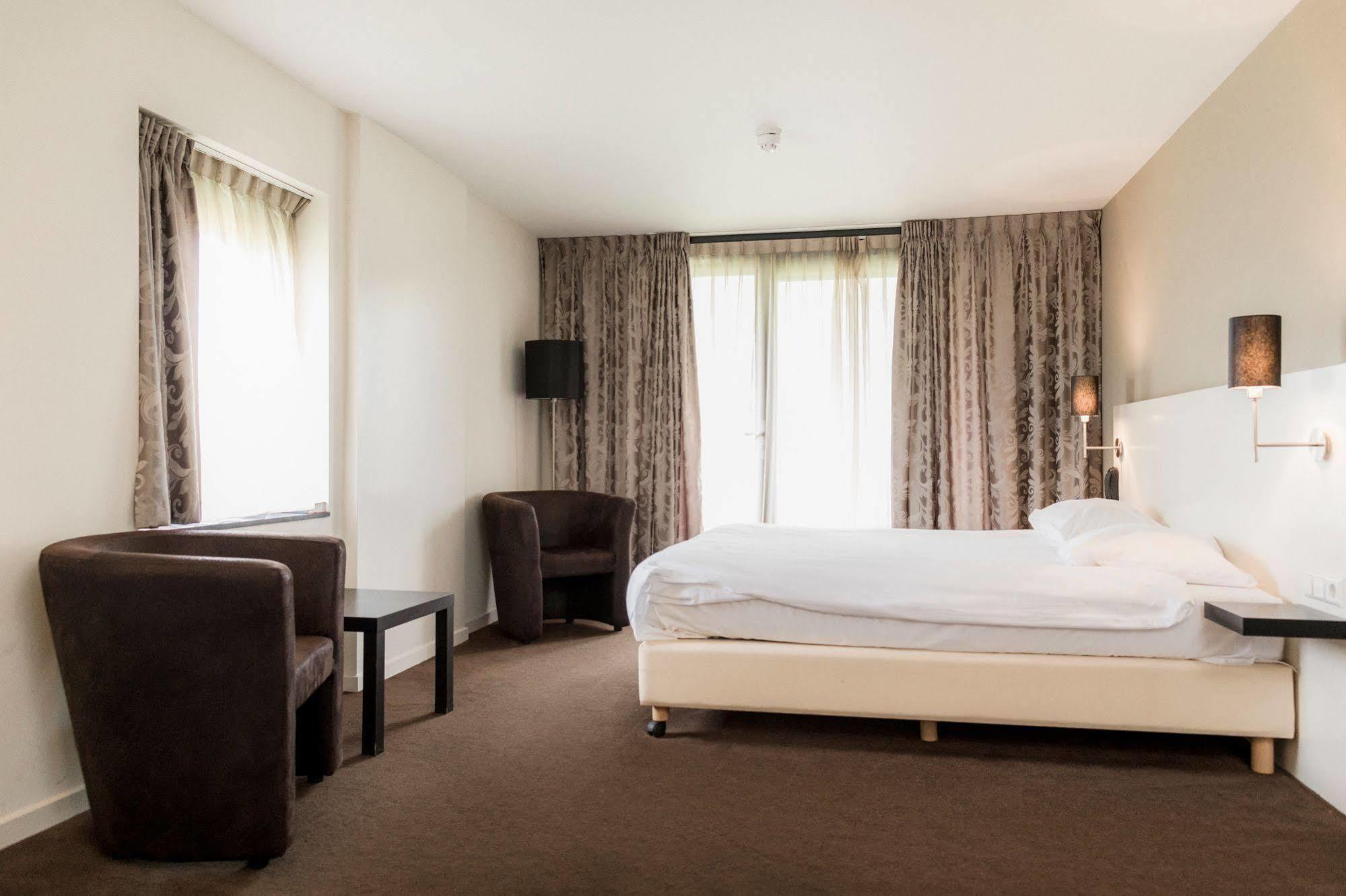 Hotel วัสเซนนาร์ ภายนอก รูปภาพ