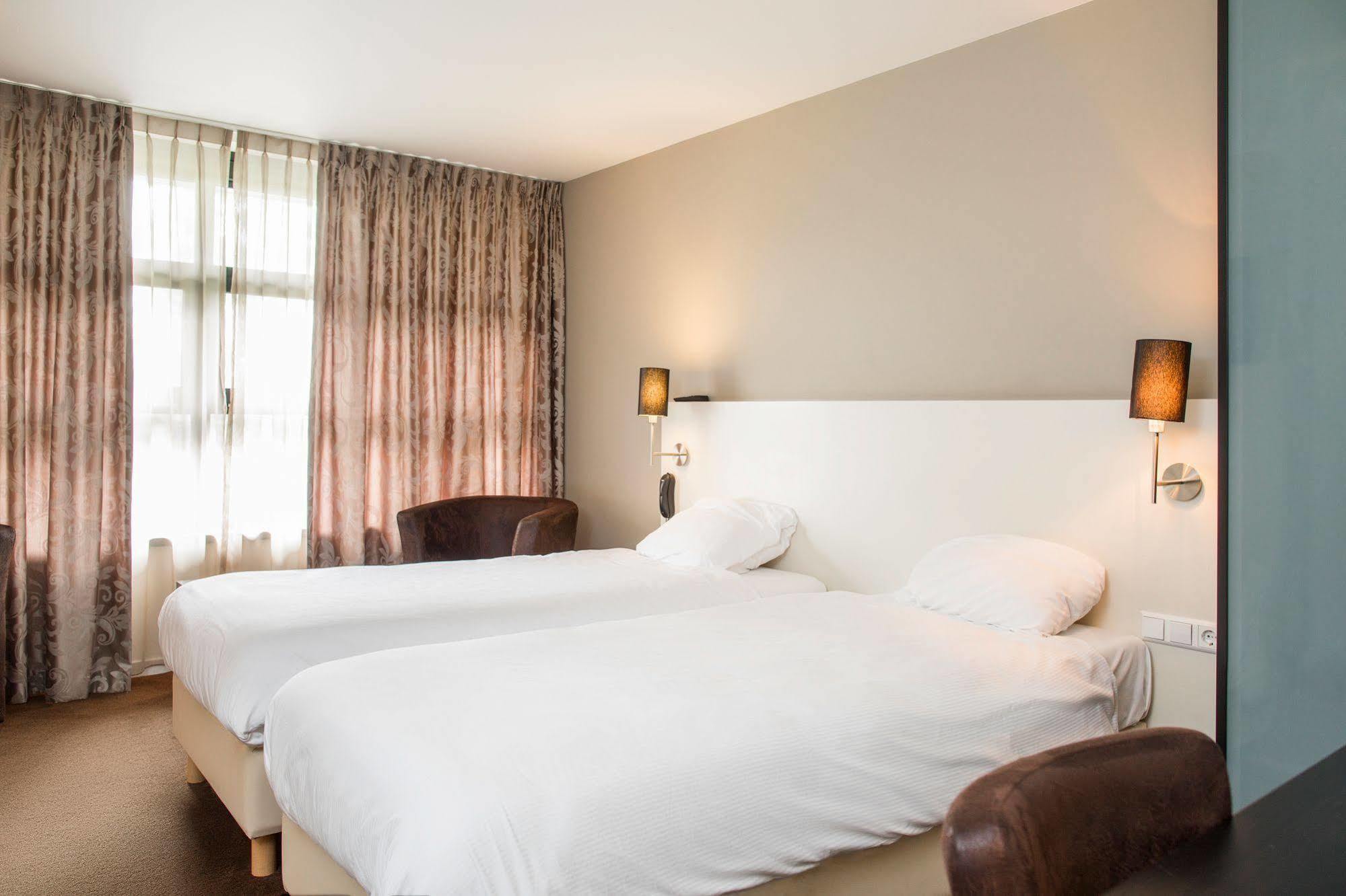 Hotel วัสเซนนาร์ ภายนอก รูปภาพ