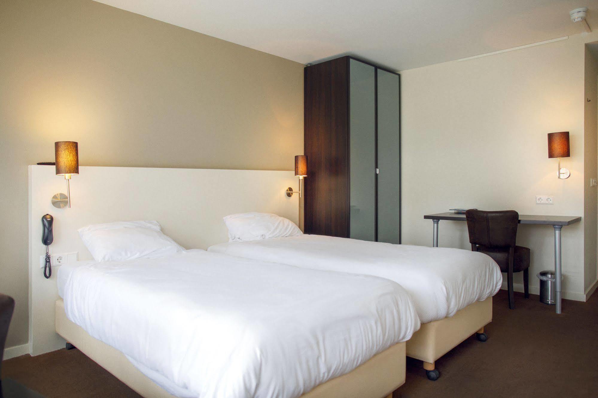Hotel วัสเซนนาร์ ภายนอก รูปภาพ