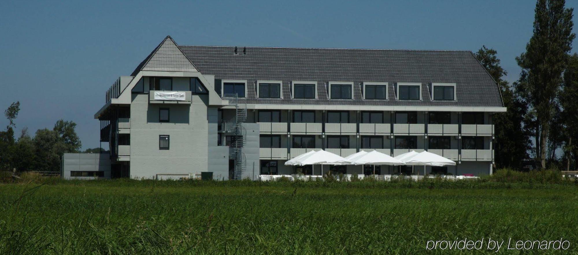 Hotel วัสเซนนาร์ ภายนอก รูปภาพ